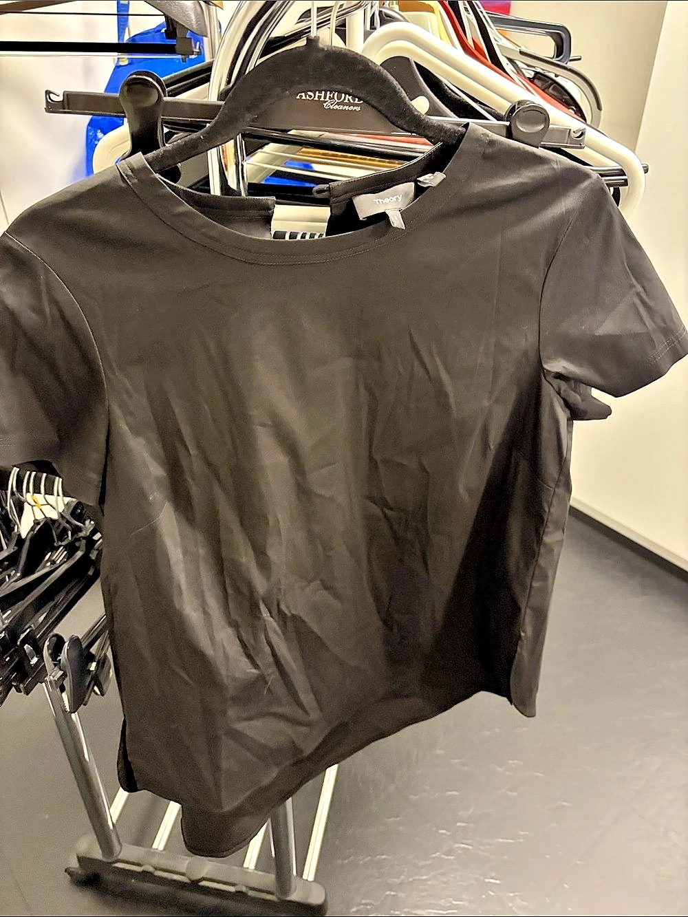 Theory Short Sleeve Top in Black Size Small Like New